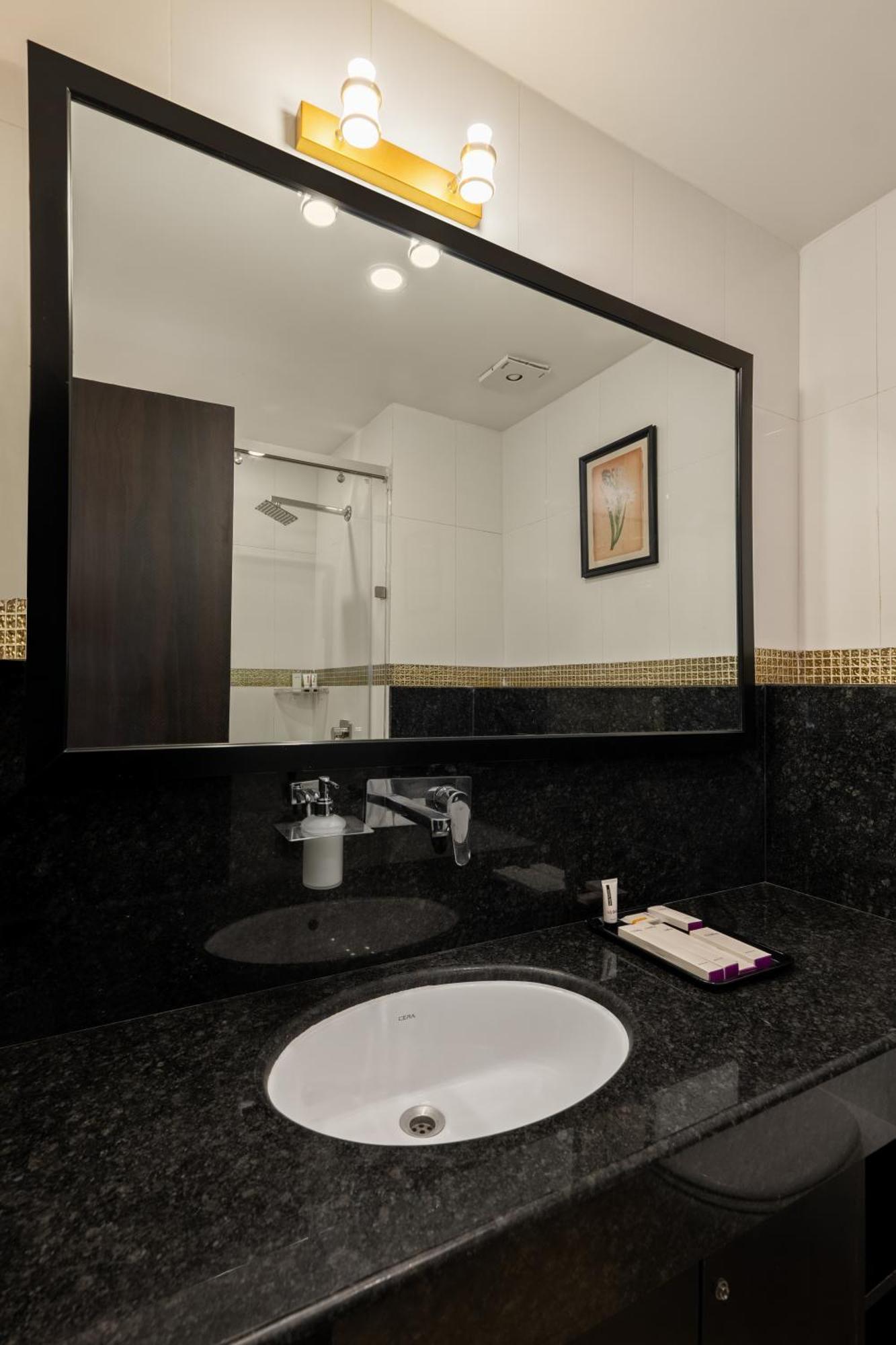 Sterling Balicha Udaipur Hotel Kültér fotó